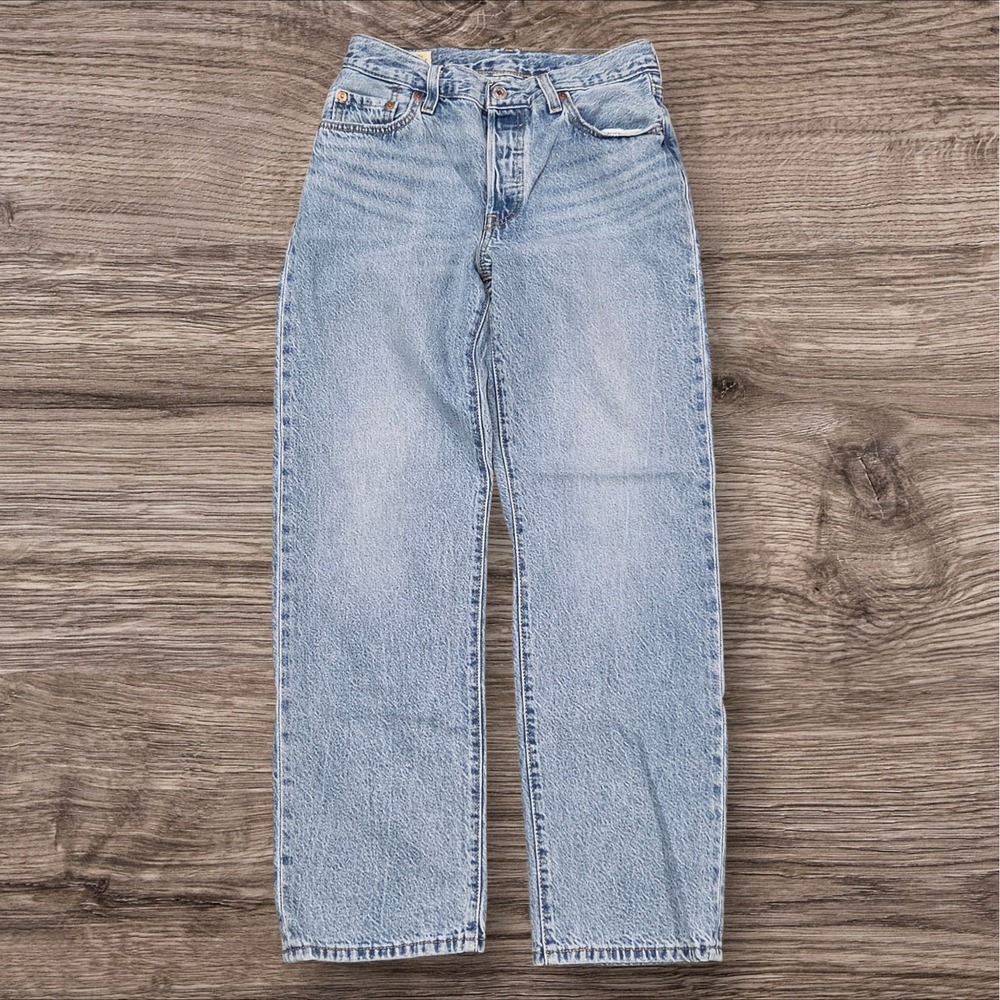 Levis 501 Big E Light Wash Womens 25x30 Straight Leg Jeans A8421-0004